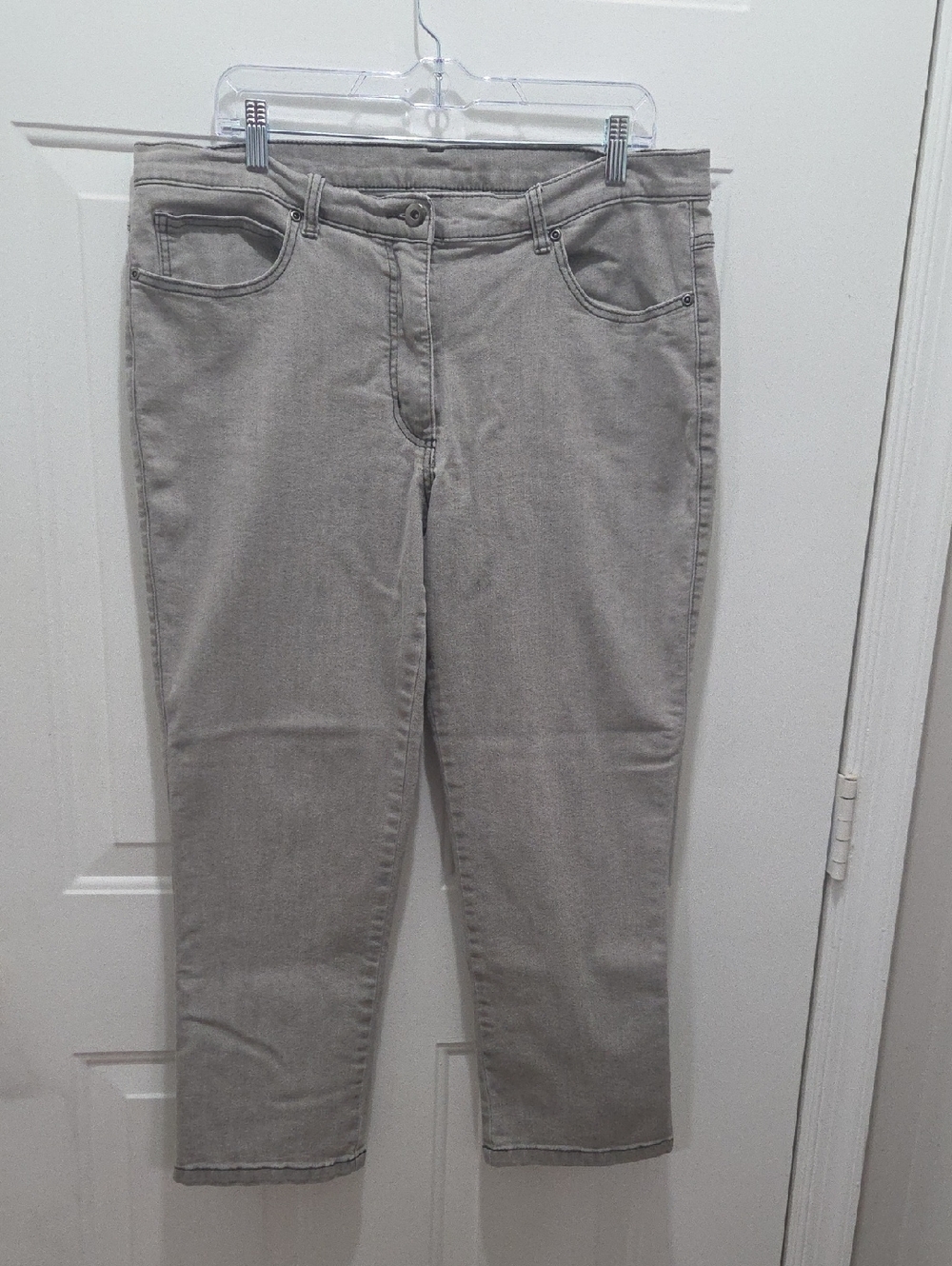 Tag Removed Women's Slim Straight Jeans in Light Gray 16P